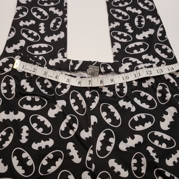 2/$20 Batman Leggings - Picture 7 of 7